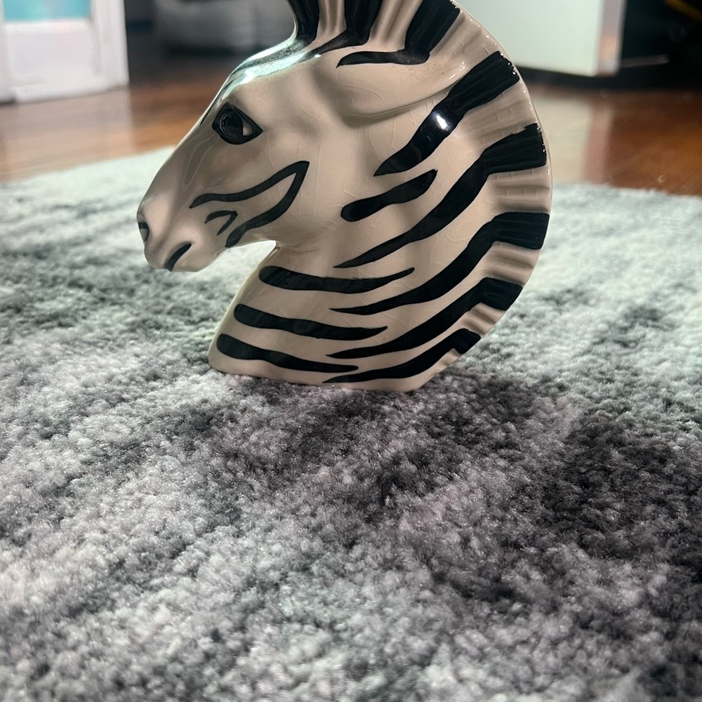 Zebra Head Figurine - Black and Cream